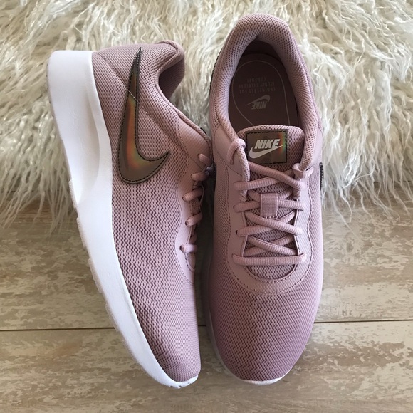 pink nike tanjun womens